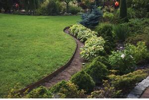 Easy Border BARNA gyepszegély szett (4,0cm*10m barna szegély + 20db leszúró tüske)