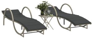 2 db világosszürke polyrattan napozóágy asztallal