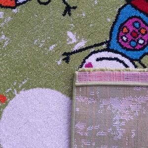Modern szőnyeg zöld színben a gyerekszobába, gyönyörű nap- és gyermekmotívummal Szélesség: 400 cm | Hossz: 400 cm