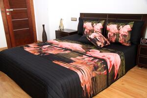 Fekete ágytakaró rózsaszín flamingókkal Szélesség: 220 cm | Hossz: 240 cm