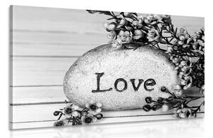 Kép Love felirat kövön fekete fehérben