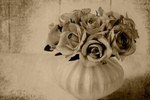 Kép rózsák vázában szépia kivitelben