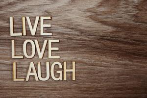 Tapéta szavakkal - Live Love Laugh