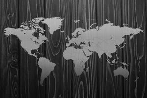 Kép térkép fán fekete fehérben
