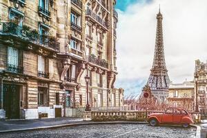 Tapéta kilátás az Eiffel toronyra párizsi utcából