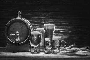 Öntapadó fotótapéta sör fesztivál fekete fehérben