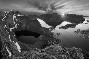 Öntapadó fotótapéta hegyi panoráma fekete-fehérben