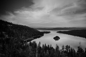 Fotótapéta tó naplementénél fekete fehérben