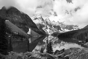 Fotótapéta csodás hegyi táj fekete fehérben - 225x150
