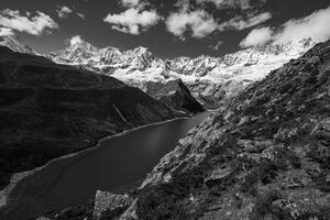 Fotótapéta Patagonia Nemzeti Park Argentínában fekete fehérben