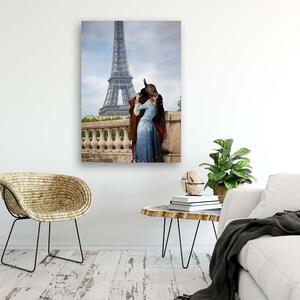 Gario Vászonkép Egy csók az Eiffel-toronynál - Norrobey Méret: 40 x 60 cm