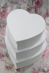 Fehér szatén szív alakú díszdoboz 3-szett