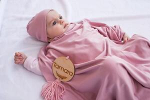 Babafotózás csomag baba blanket sapka egyedi neves tábla hónapos készlet Mályva