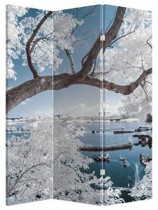 Paraván - A víz mellett egy havas fa (135x180 cm)
