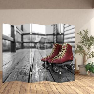Paraván - Egy piros régi görgős cipő (210x170 cm)