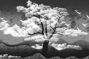 Kép fa felhőkkel elárasztva fekete fehérben