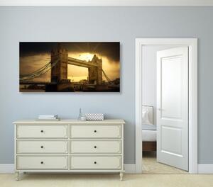 Kép naplemente Tower Bridge fölött