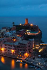 Fotográfia Vernazza village lights; Cinque Terre, Its;y, liquid-studios