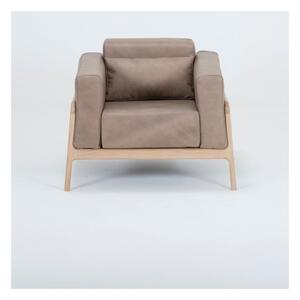 Fawn fotel tömör tölgyfa konstrukcióból világosbarna bivalybőr ülőpárnával - Gazzda