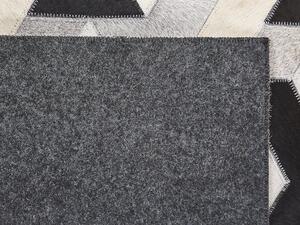 Fekete és szürke bőrszőnyeg 140 x 200 cm NARMAN