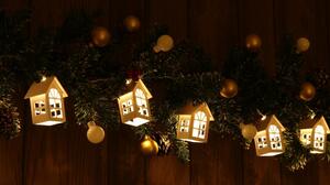 Tracon CHRSTHWW10WW LED karácsonyi lánc, házikó, fehér, fa, elemes Timer 6+18h,10LED, meleg fehér ( 3000K ) színhőmérséklettel, 2xAA ( CHRSTHWW10WW )