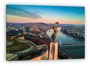 Budapest, Magyarország - A szabadságszobor aerial skyline nézete (vászonkép)