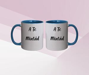 Egyedi Mintájú Fehér Bögre Kék Belsővel és Füllel