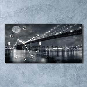 Négyszögletes üvegóra vízszintesen Brooklyn híd