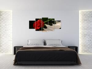 Képek - rózsa a zongorán (150x70cm)