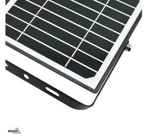 SOLPAR napelemes reflektor 30W 4800lm 4000K IP65 távirányítóval