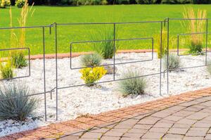 Moduláris, leszúrható fém kerti kis kerítés, négyszögletes