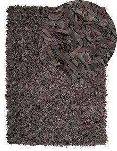 Sötétbarna bőr hosszú szálú szőnyeg 140 x 200 cm MUT