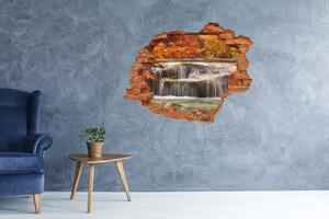 Fali matrica lyuk a falban Vízesés ősszel