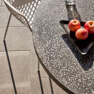 Fekete terrazzo kerti asztal Kave Home Shanelle 120 cm fém talppal