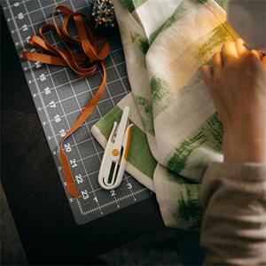 Cérnavágó olló, FISKARS Soft Grip (IF1070023)