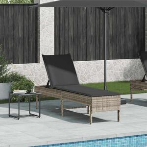 VidaXL világosszürke polyrattan napozóágy párnával 55x200x44 cm