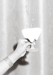 Fotográfia Hands Drink Glass Black and White, Pictufy Studio, (30 x 40 cm)