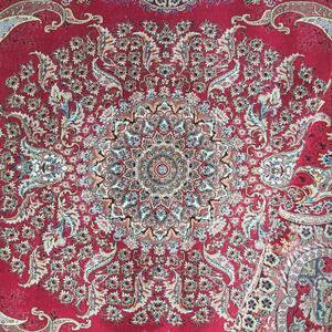 Exkluzív vörös szőnyeg gyönyörű mintával Szélesség: 150 cm | Hossz: 230 cm