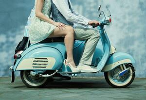 Művészeti fotózás Couple riding vintage scooter, Colin Anderson Productions pty ltd, (40 x 26.7 cm)