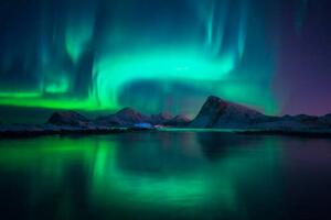 Művészeti fotózás Northern Lights over the Lofoten Islands in Norway, Photos by Tai GinDa, (40 x 26.7 cm)