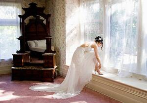Művészeti fotózás Bride Getting Ready in Hotel Room, Natalie Fobes, (40 x 26.7 cm)