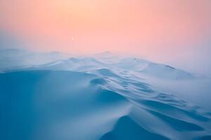 Fotográfia Snow covered desert sand dunes at sunset in winter, Xuanyu Han, (40 x 26.7 cm)