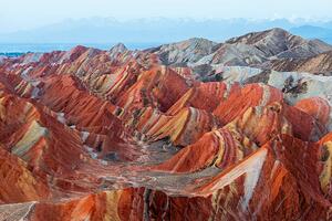 Fotográfia Colorful mountain in Danxia landform in, Ratnakorn Piyasirisorost, (40 x 26.7 cm)