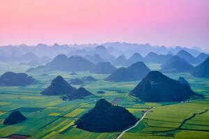 Művészeti fotózás China, Yunnan, Luoping, Fields of rapeseed, Tuul & Bruno Morandi, (40 x 26.7 cm)