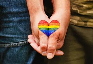 Fotográfia Rainbow heart drawing on hands, LGBTQ, With love of photography, (40 x 26.7 cm)