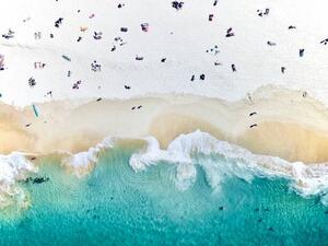 Művészeti fotózás An aerial beach shot of people, Felix Cesare, (40 x 30 cm)