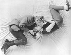Művészeti fotózás Paul Newman And Joanne Woodward, A New Kind Of Love 1963 Directed By Melville Shavelson, (40 x 30 cm)