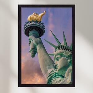 NEW YORK CITY Statue of Liberty at sunset - falikép keretben | artbridge