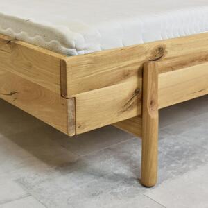 Skandináv stílusú tölgyfa ágy lábakon 180 x 200 cm