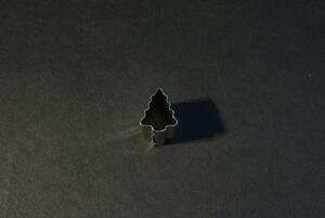 Fenyőfa mini linzer közép kiszúró 1,5 cm